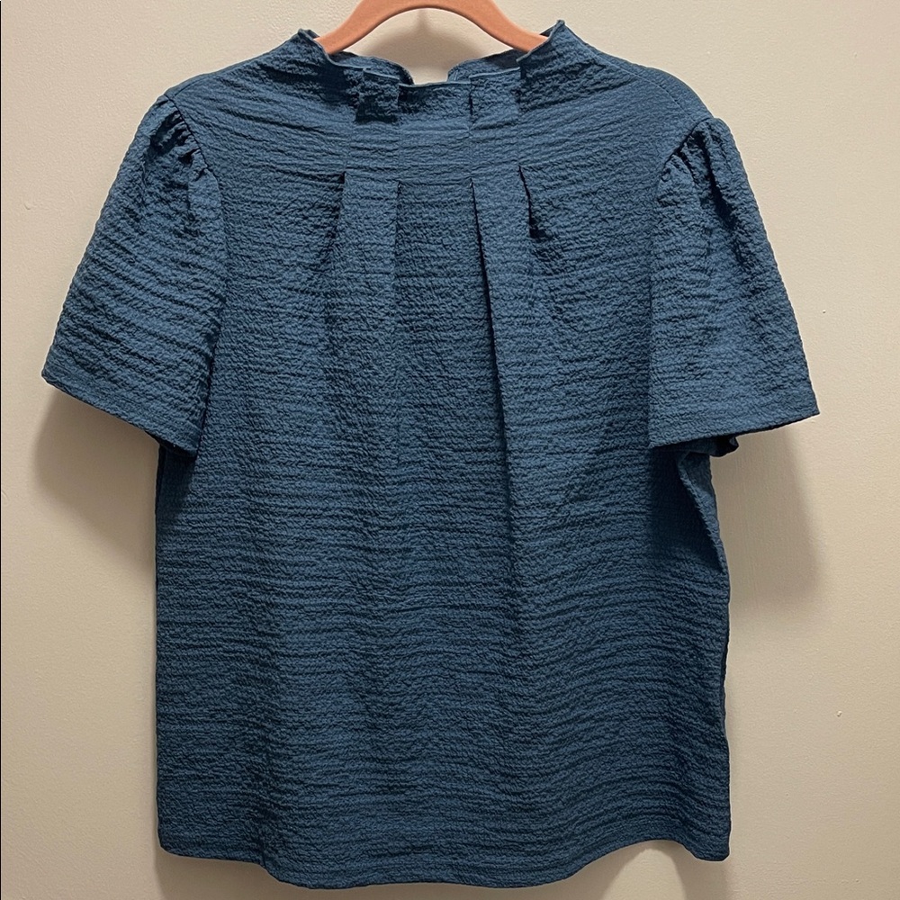 NWOT Blue Textured Women's Top - Picture 3 of 5